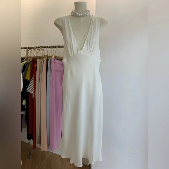 Aritizia| wilfred| white dress - Picture 6 of 12